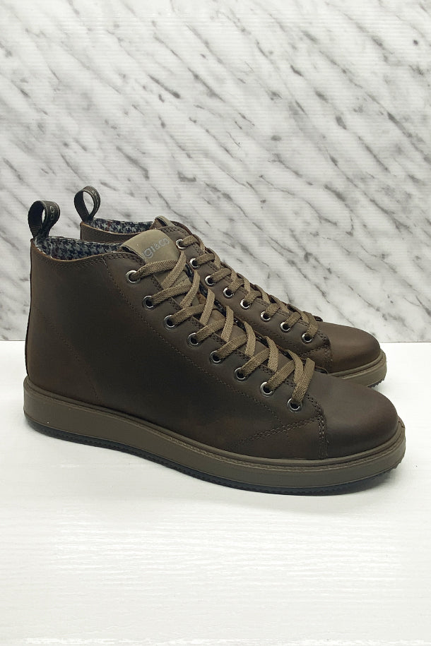 Sneakers-1