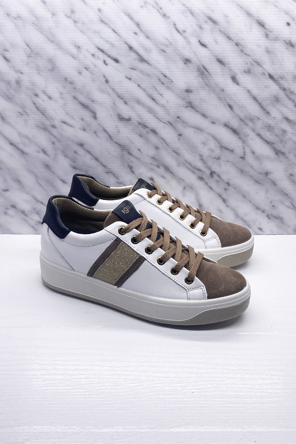 Sneakers-1