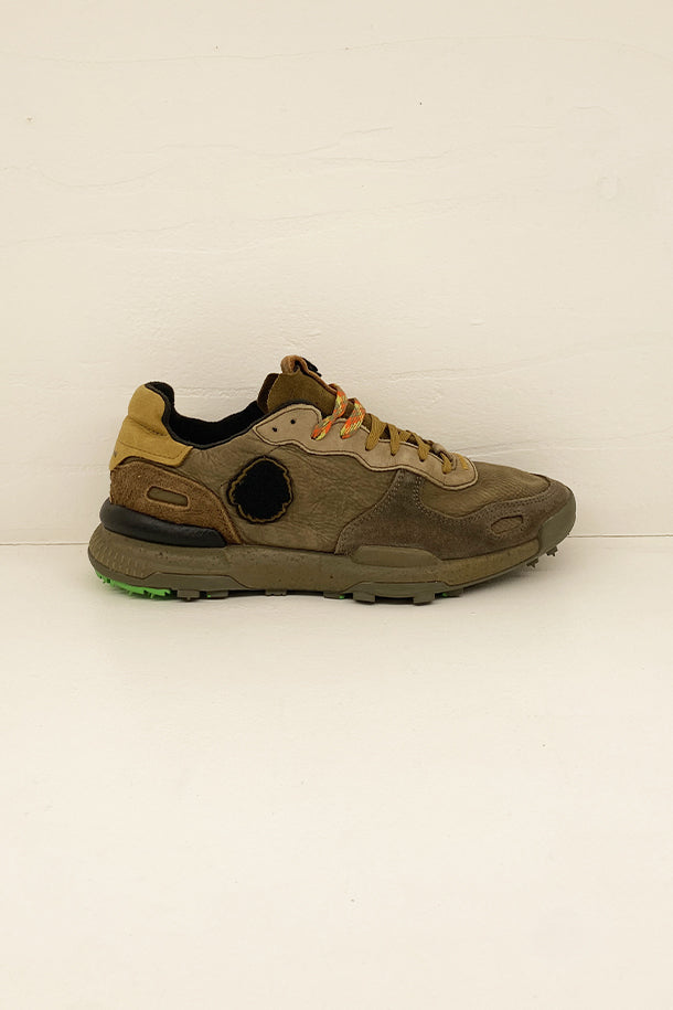 Sneakers-1