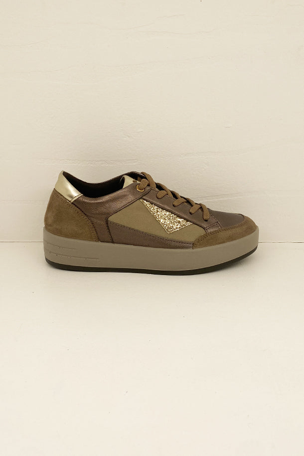 Sneakers-1