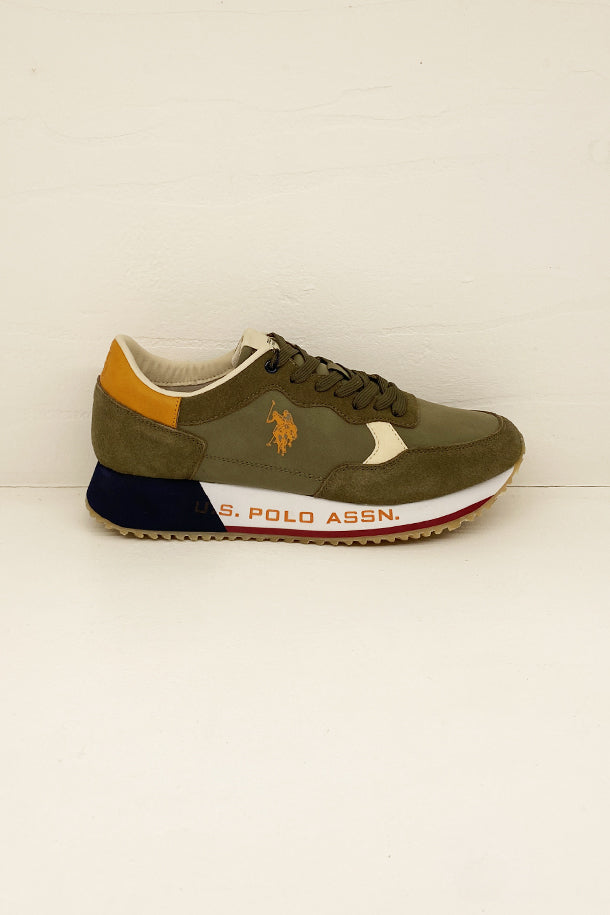 Sneakers-1