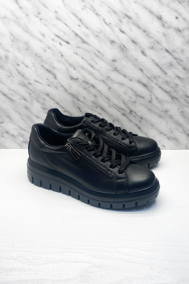 Sneakers-1
