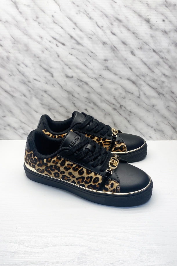 Sneakers-1