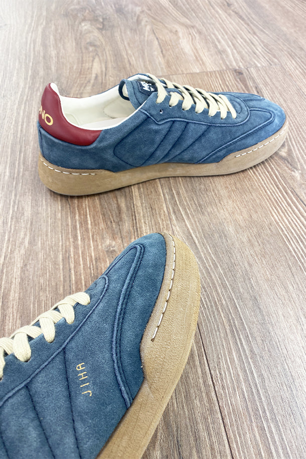 Sneakers-3