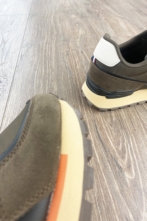 Sneakers-3