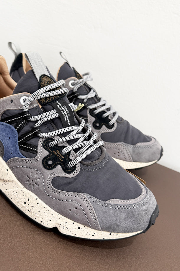 Sneakers-2