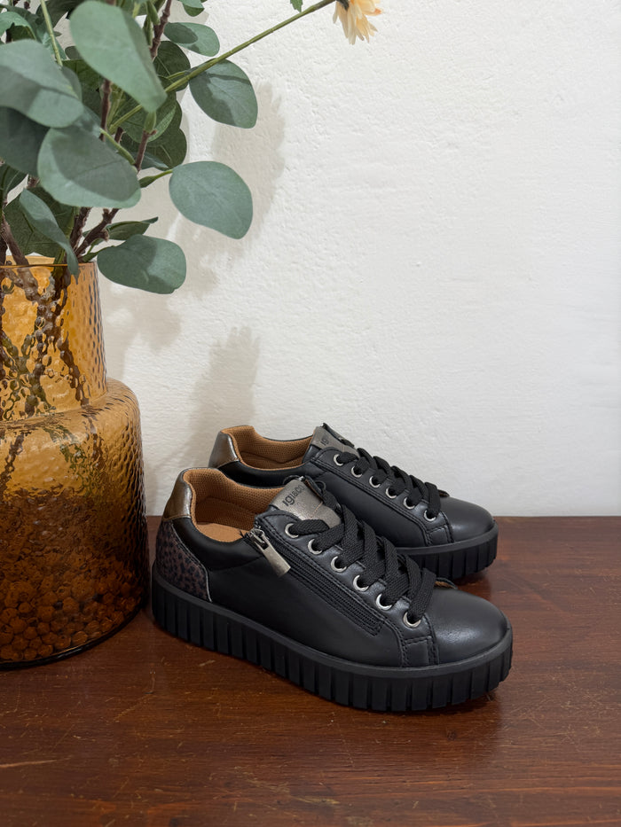 Sneakers-1