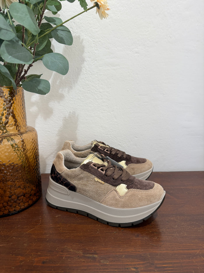 Sneakers-1