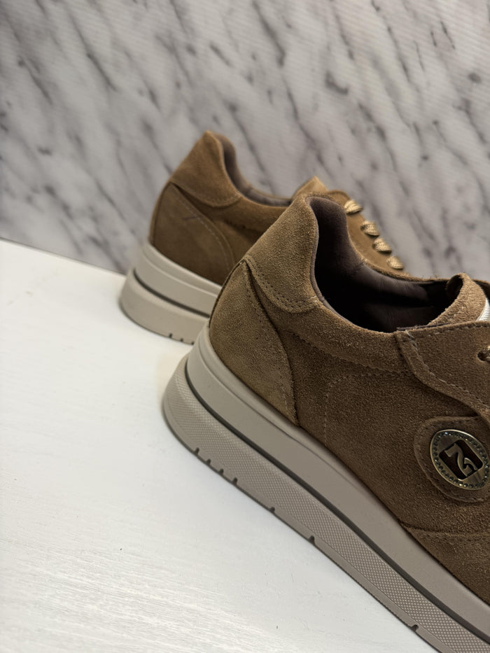Sneakers-3