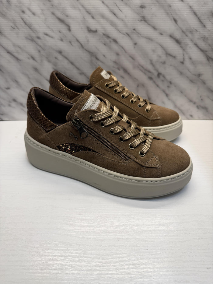 Sneakers-1