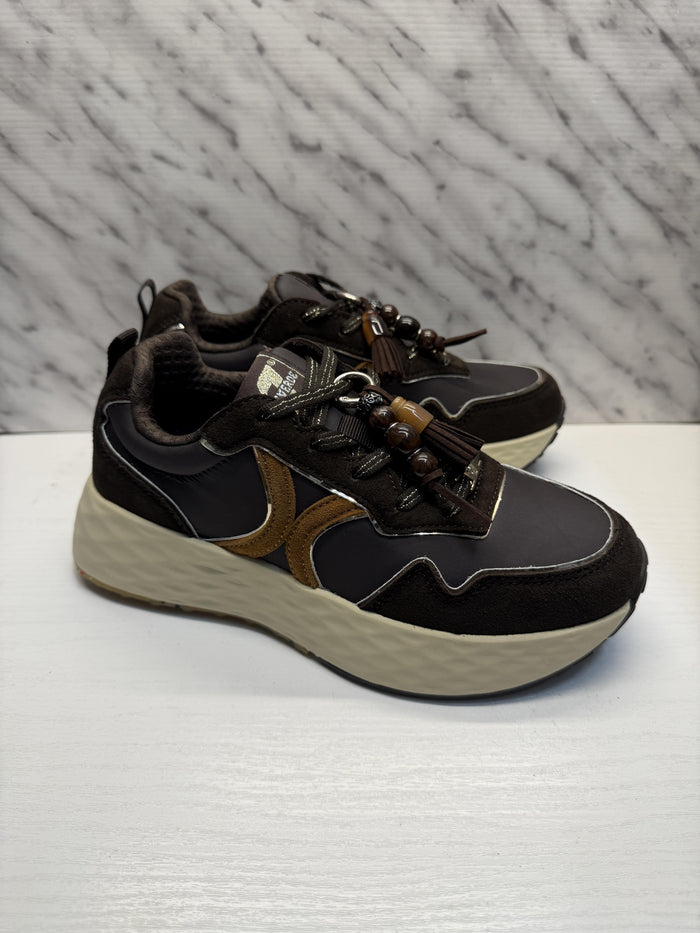 Sneakers-1