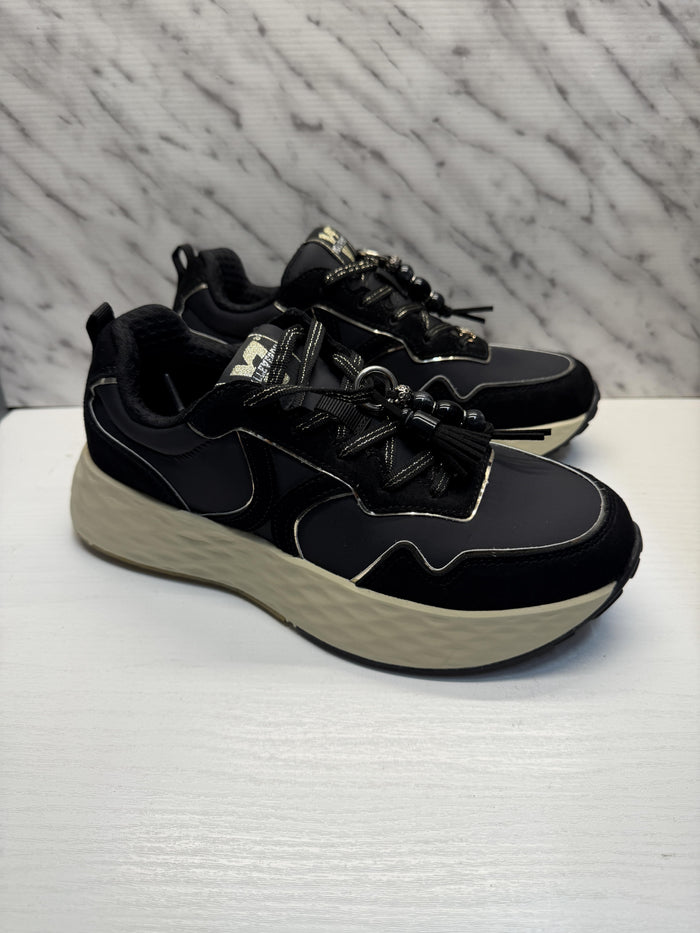 Sneakers-1