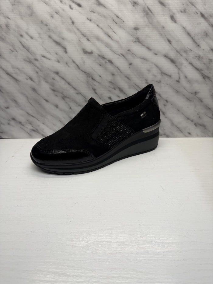 Sneakers-1