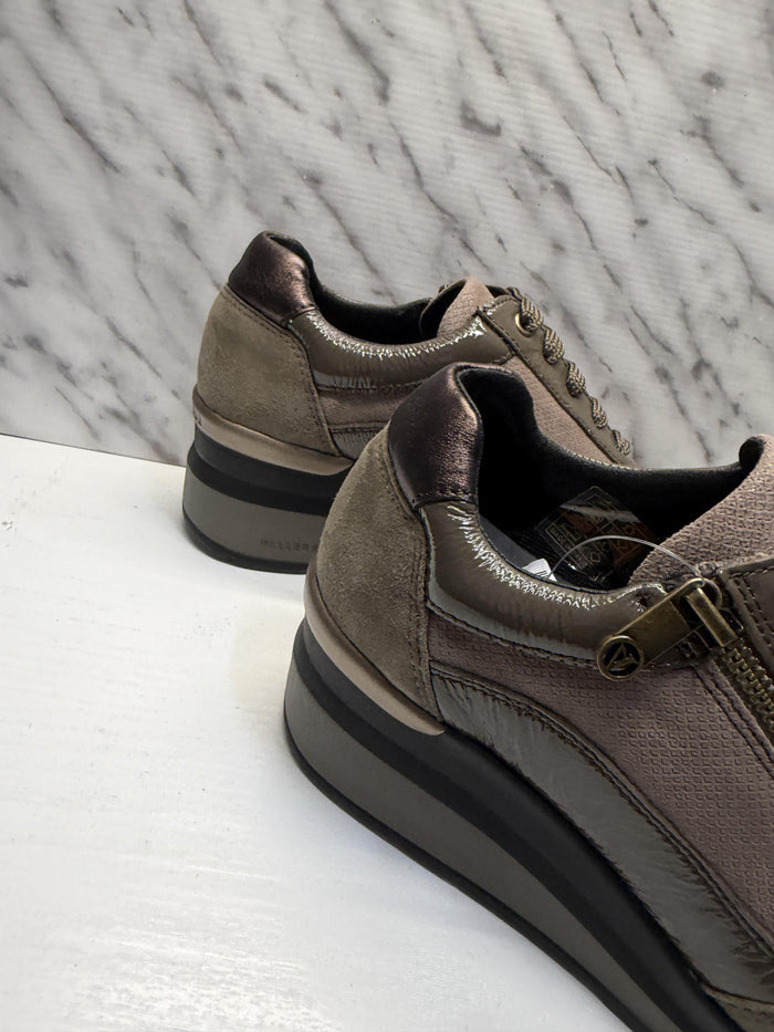 Sneakers-3