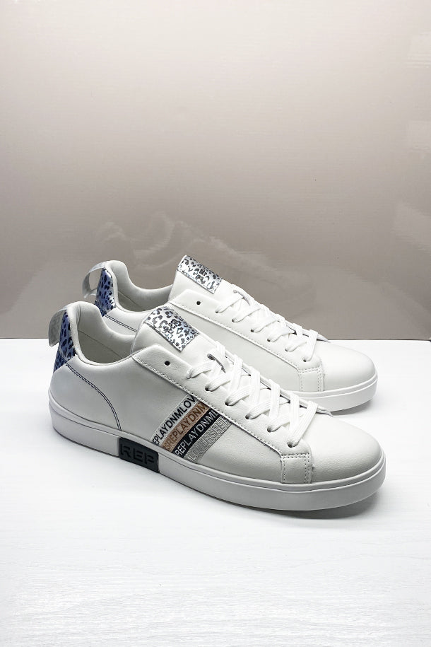 Sneakers-1