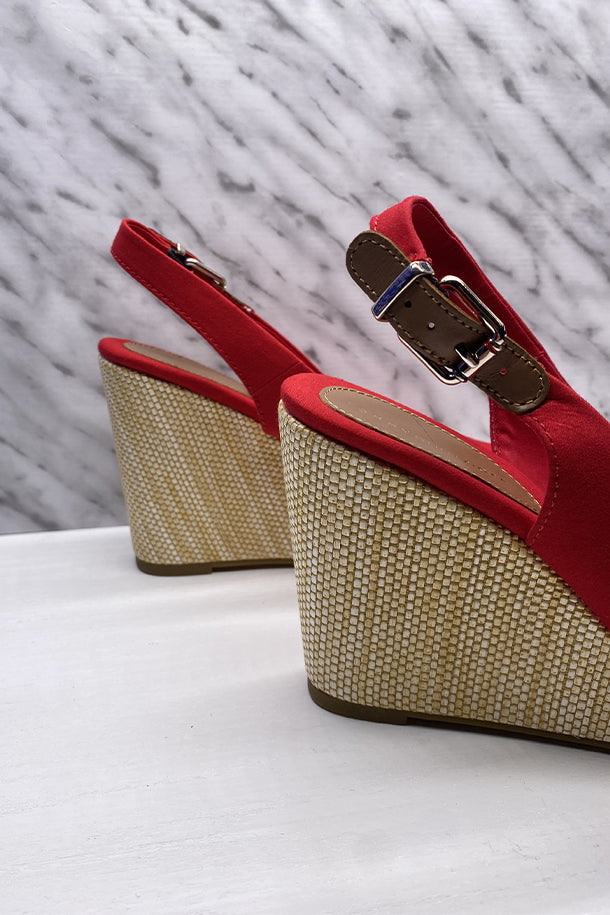 Sandali con zeppa-4