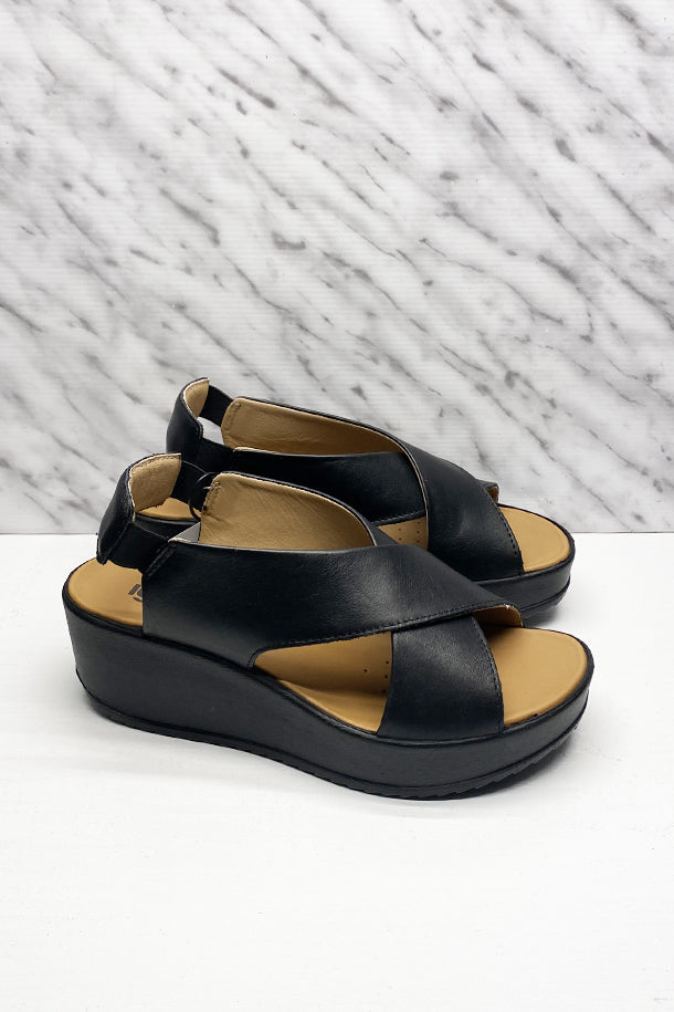 Sandali con zeppa-1