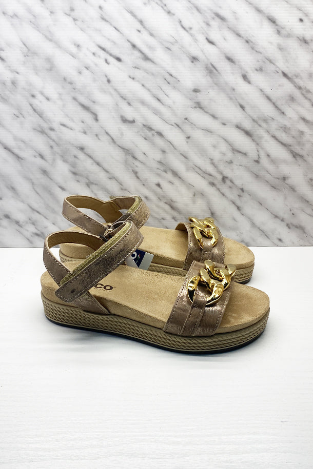Sandali con zeppa-1