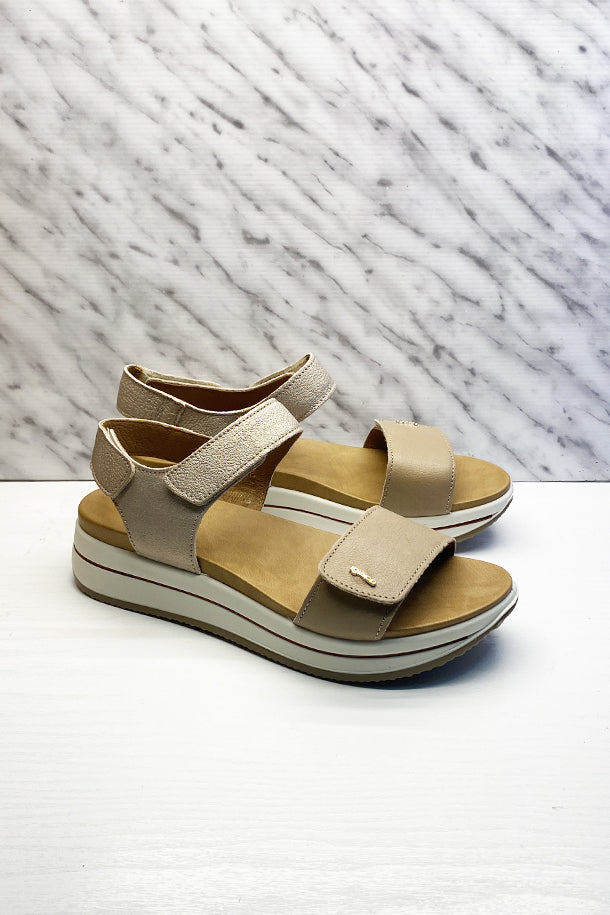 Sandali con zeppa-1