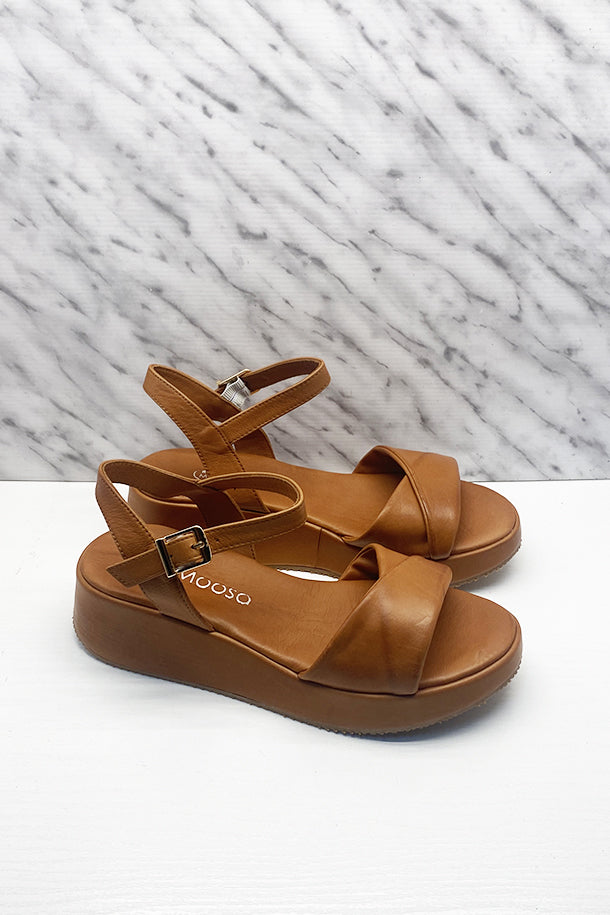 Sandali con zeppa-1