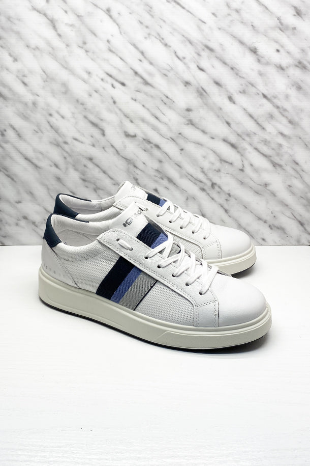 Sneakers-1