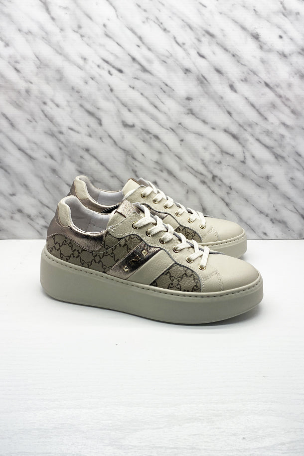 Sneakers-1