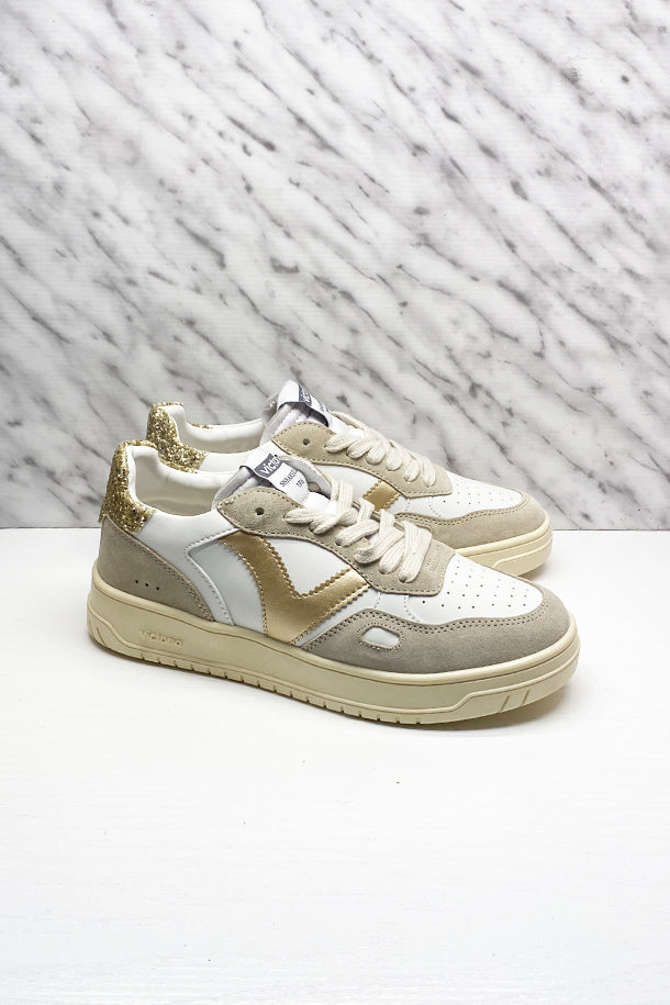 Sneakers-1
