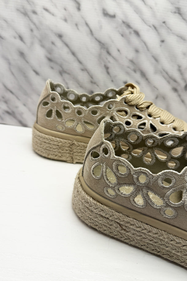 Sneakers-3
