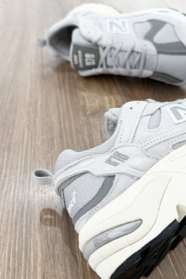 Sneakers-3