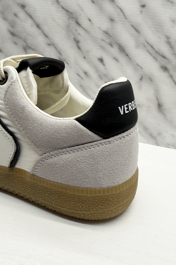 Sneakers-3