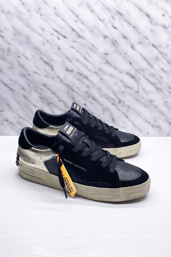 Sneakers allacciate