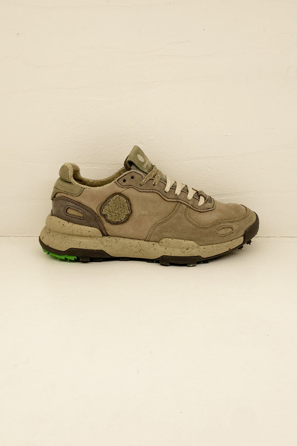 Sneakers-1