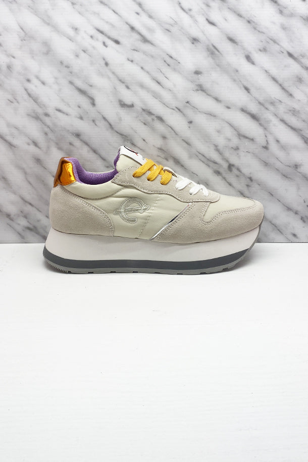 Sneakers-1