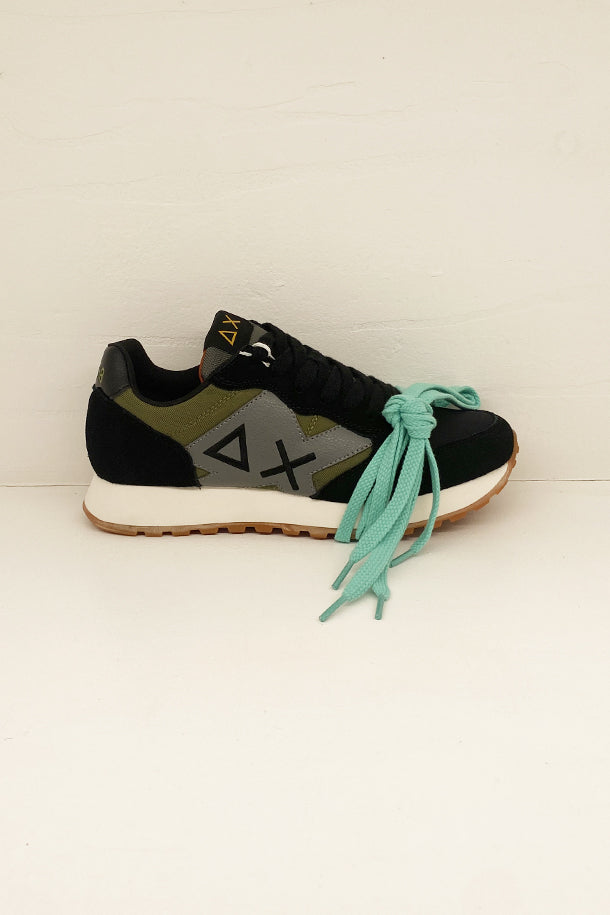 Sneakers-1