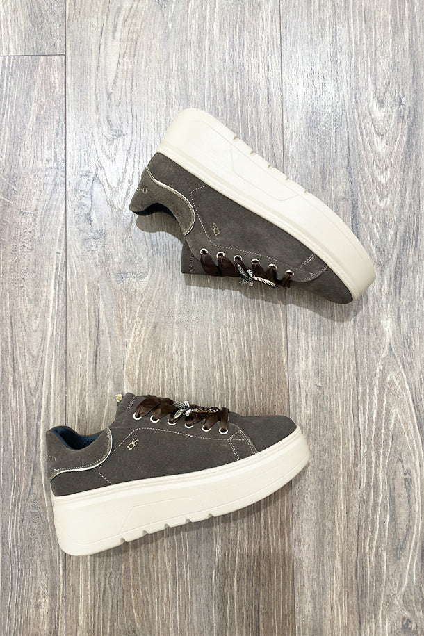 Sneakers-1