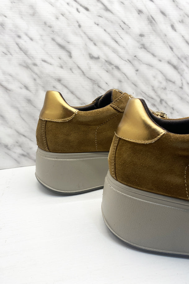 Sneakers-3