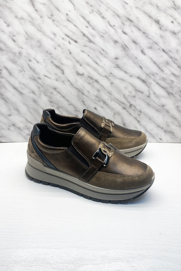 Sneakers-1
