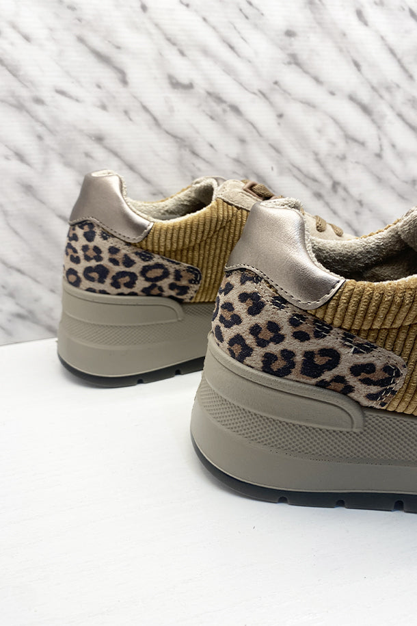 Sneakers-3