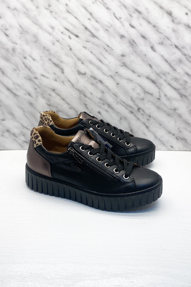 Sneakers-1
