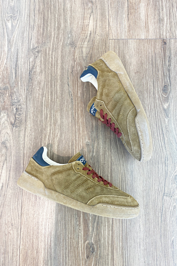 Sneakers-1