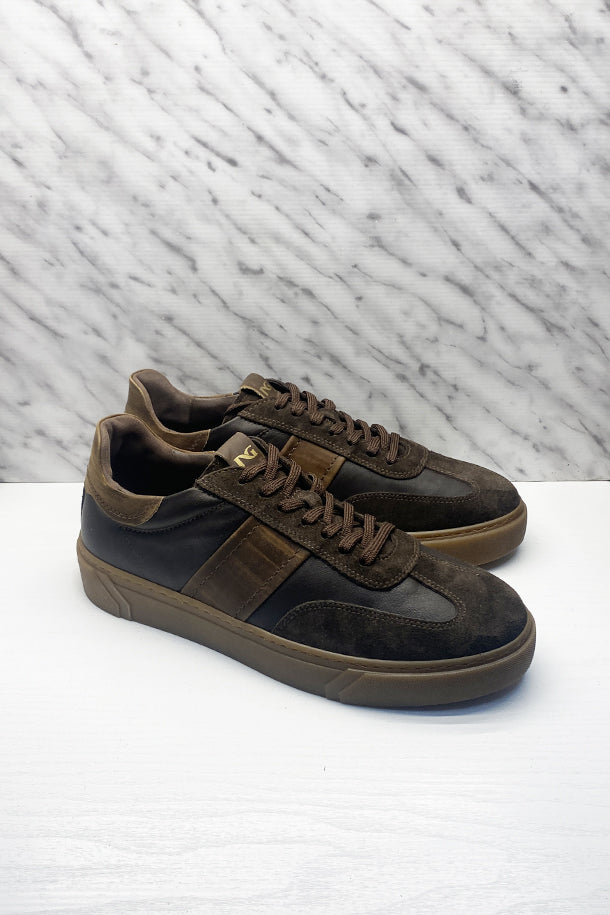 Sneakers-1