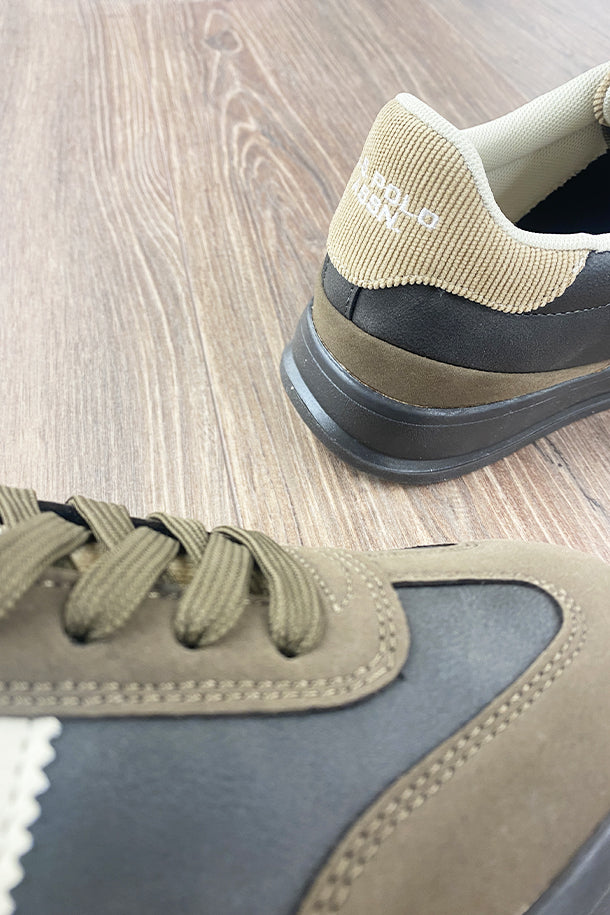Sneakers-3