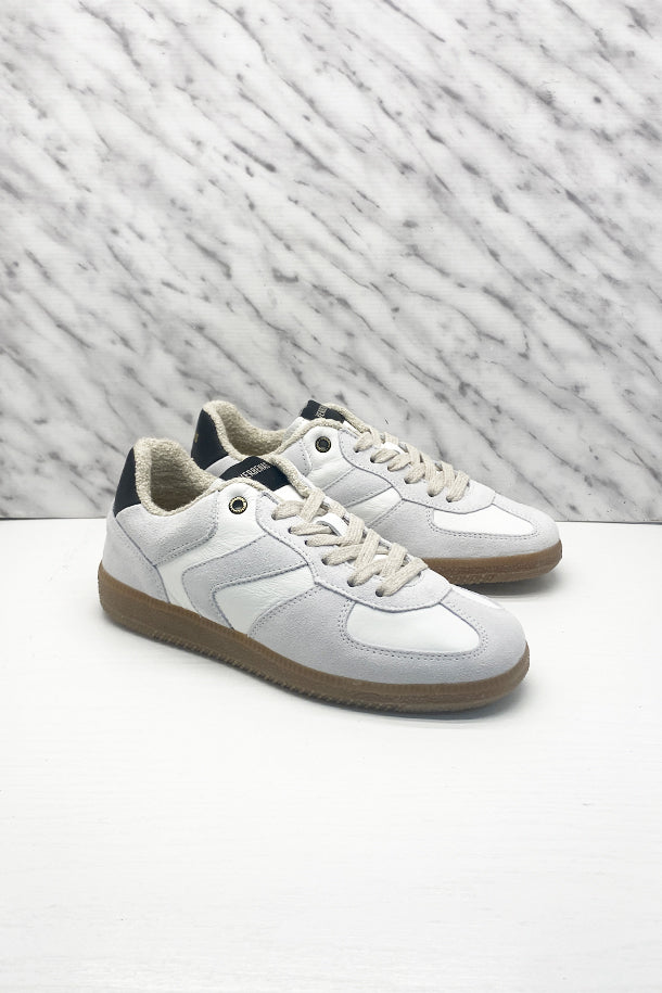 Sneakers-1