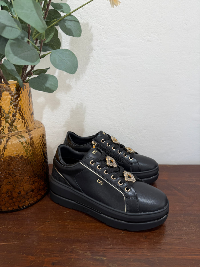 Sneakers-1