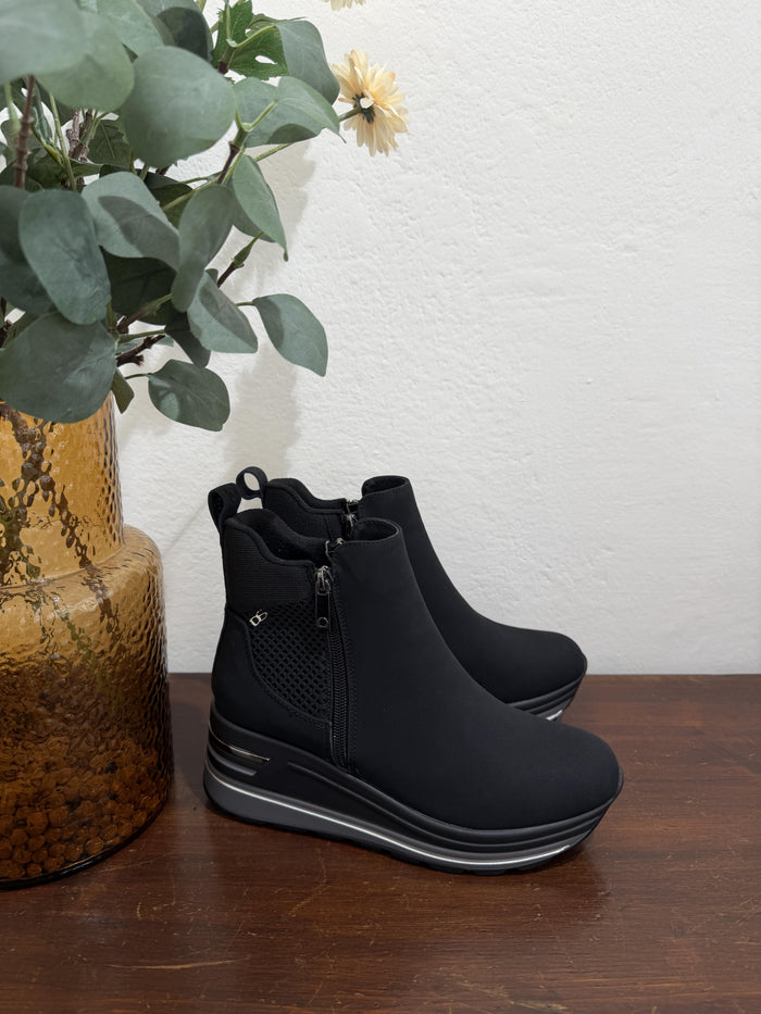 Sneakers-1