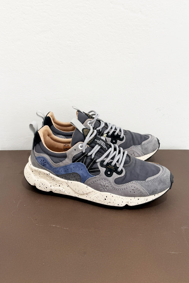 Sneakers-1