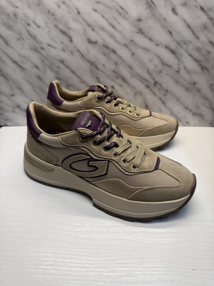 Sneakers-1