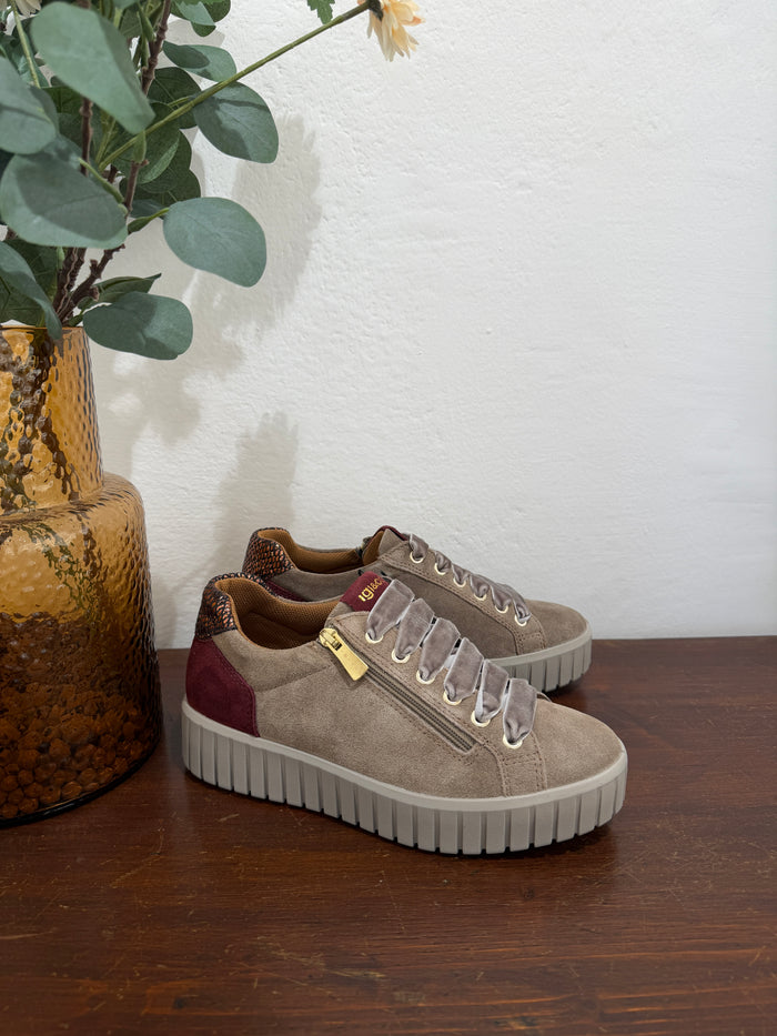 Sneakers-1