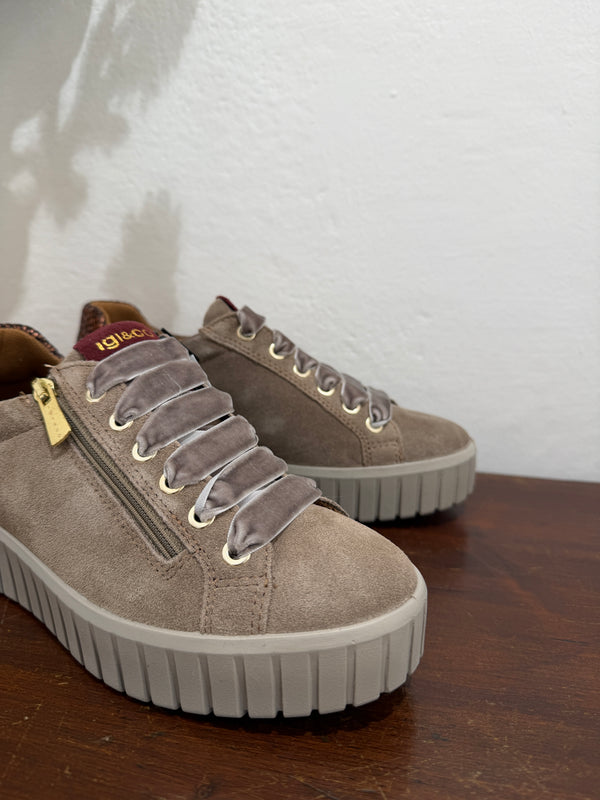 Sneakers-2