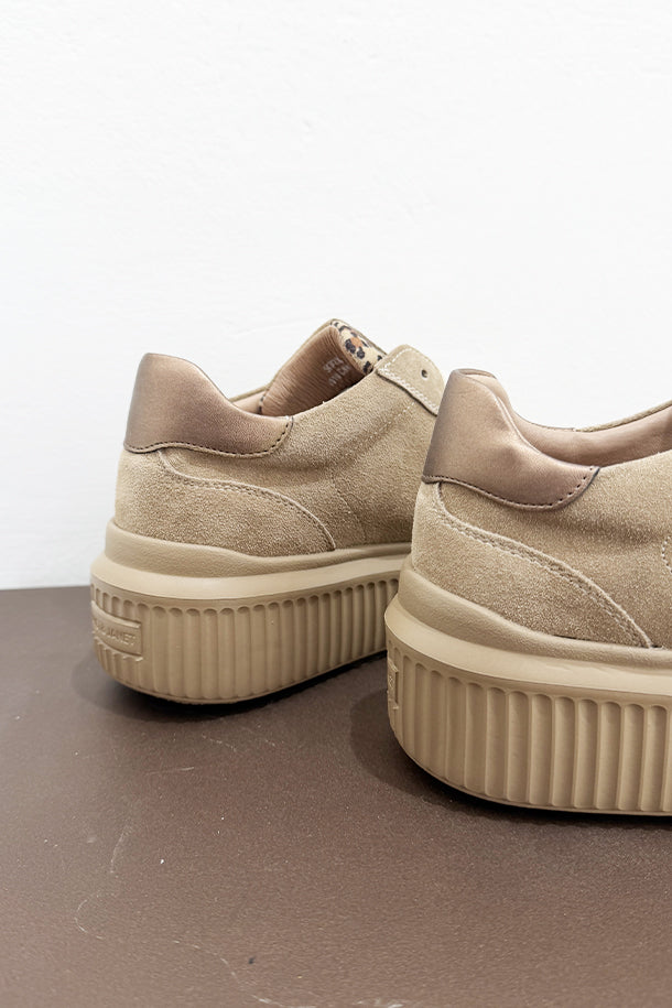 Sneakers-3